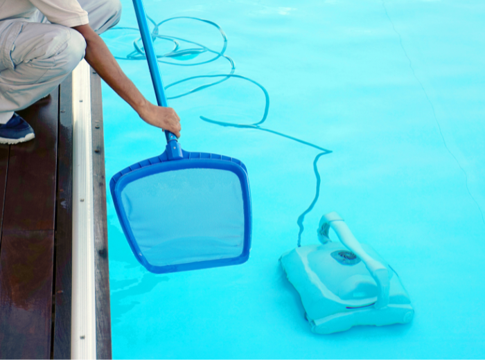 nettoyer piscine AD&C multiservices 34 plombier bricolage dépannage informatique clermont hérault nebian canet ceyras paulhan
